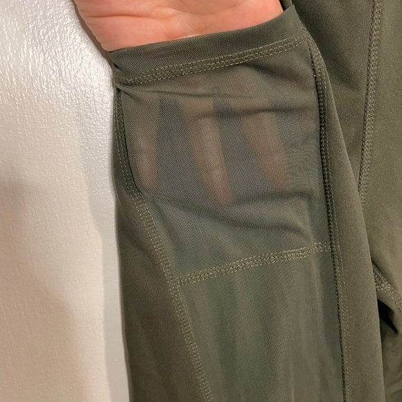 Leggings w/ Mesh Detailing - Picture 2 of 4